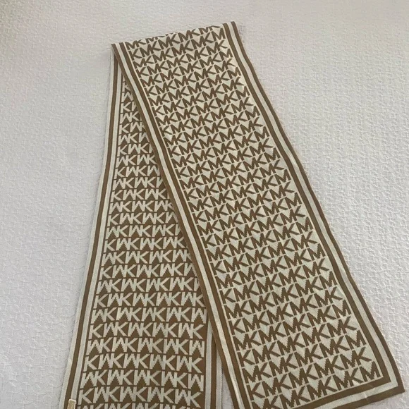 Michael Kors Scarf - Picture 3 of 3